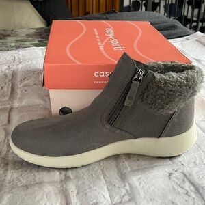 Easy Spirit Charcoal Winter Boots